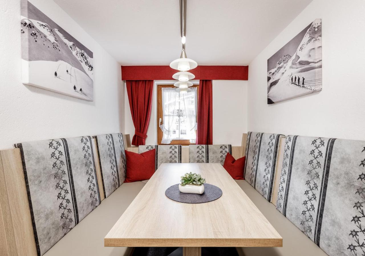 Apartamento Altes Holzhaus Sölden Exterior foto